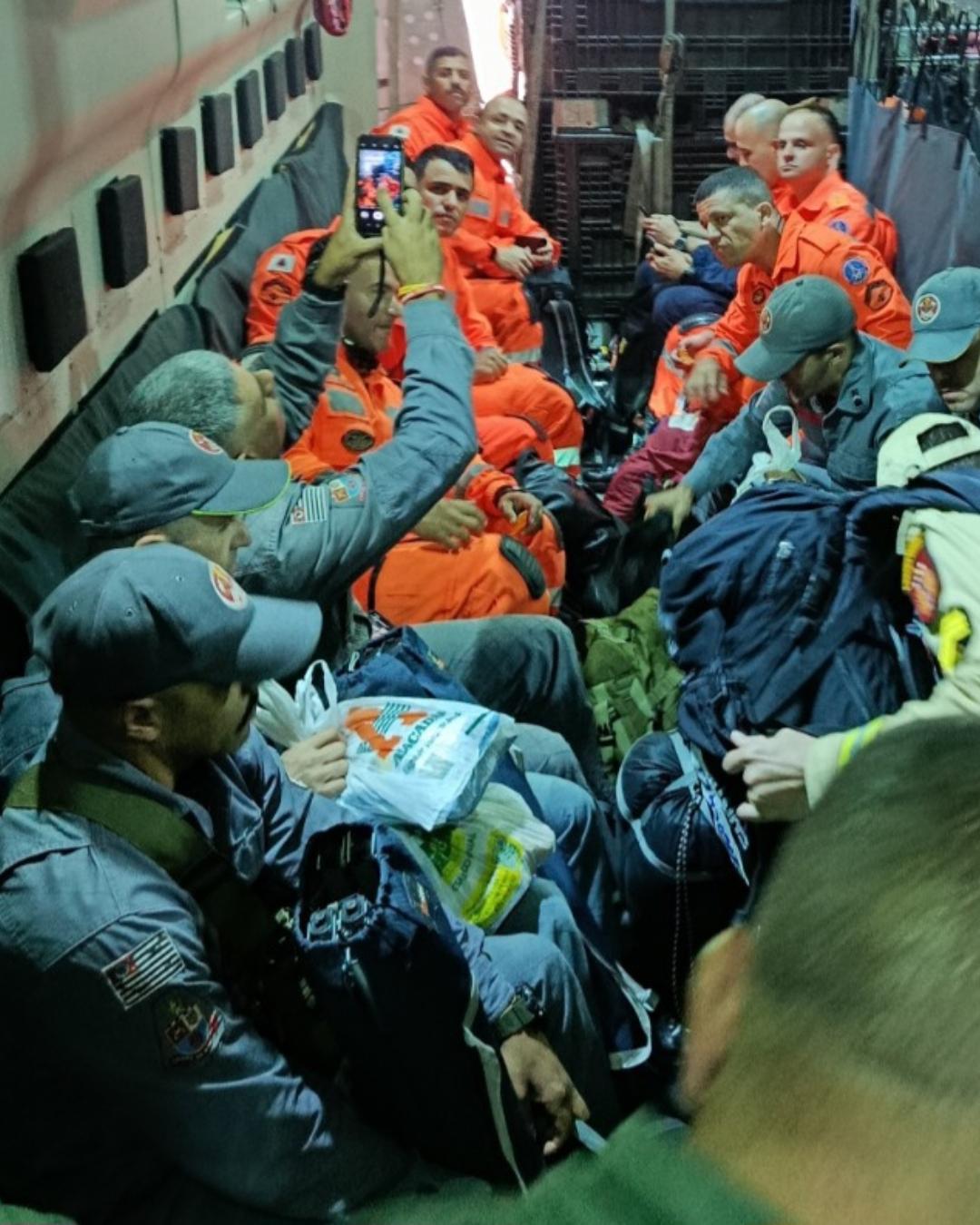 Bombeiros do Paraná iniciam operações de busca e resgate após terremoto na Venezuela