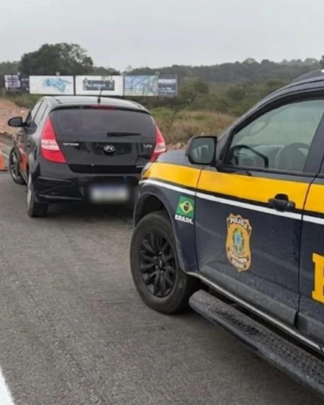 Carro com mais de R$ 20 mil em multas é apreendido na BR-277, em São José dos Pinhais