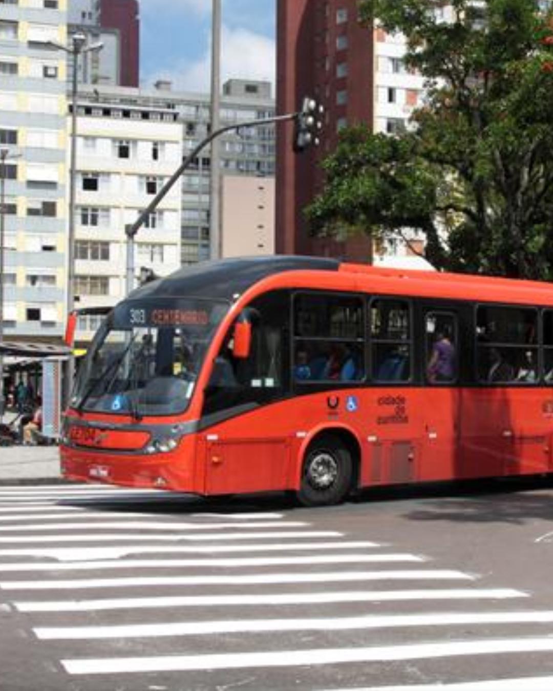 Curitiba reforça frota de ônibus em 30% para atender demanda por jogo do Brasil na Copa de 2026