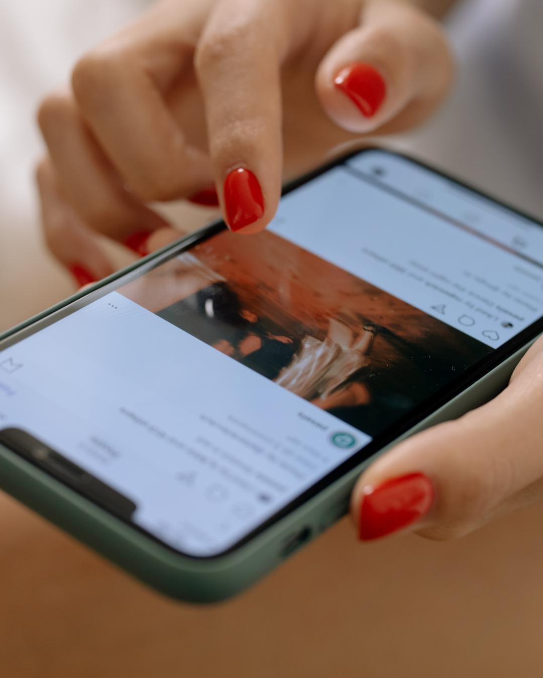Instabilidade no Instagram e Facebook gera reclamações de usuários no Brasil e no exterior nesta sexta-feira (12)