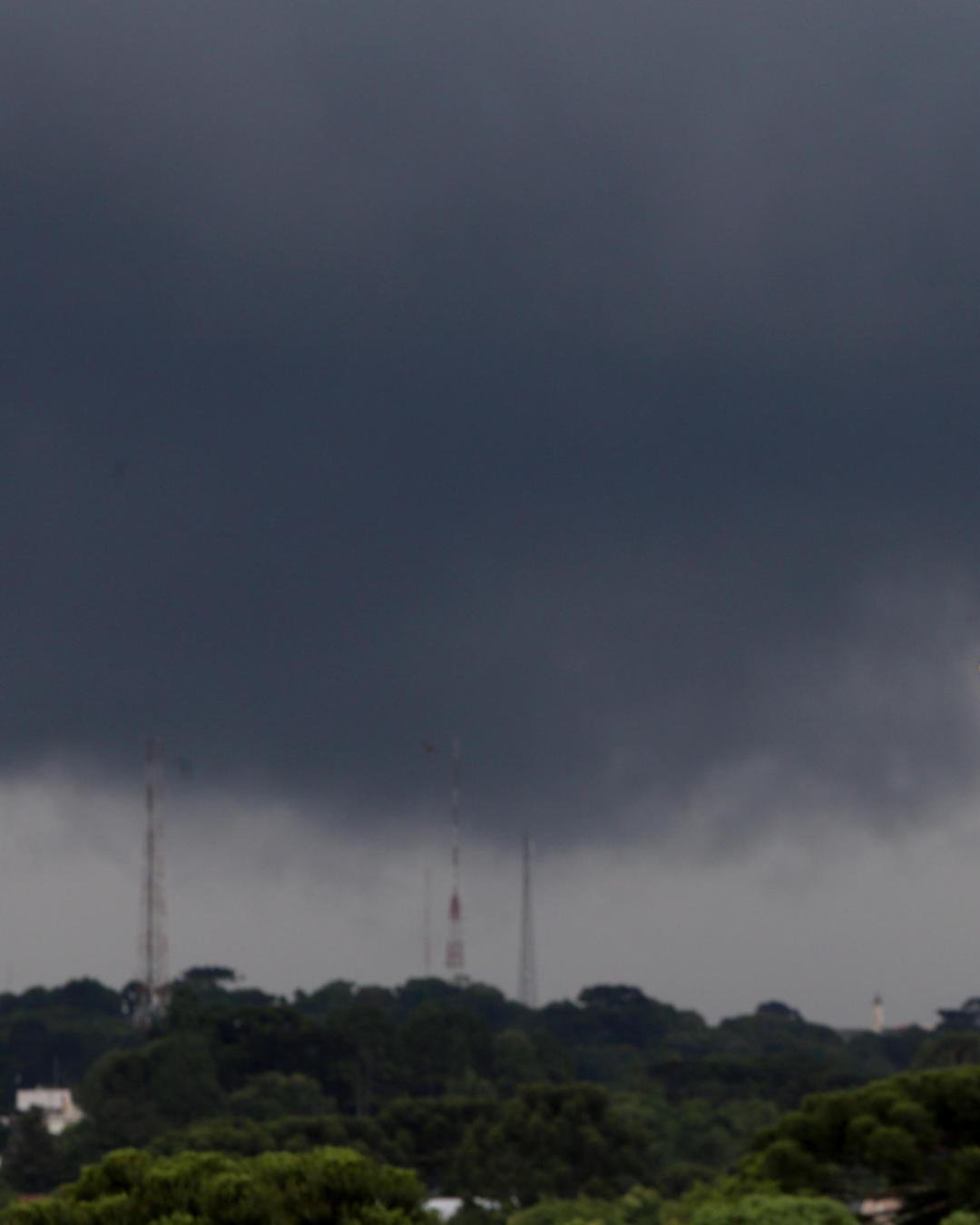 Paraná segue em alerta para temporais com risco de granizo e ventos fortes