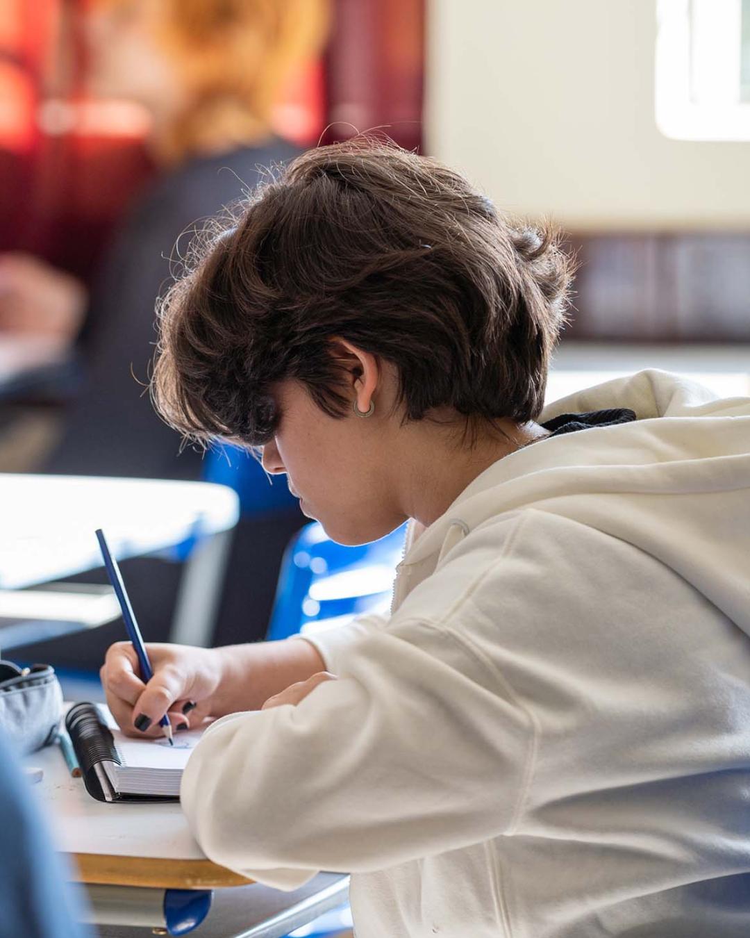Prazo para estudantes do Paraná confirmarem inscrição no Enem 2026 encerra nesta sexta-feira (5)