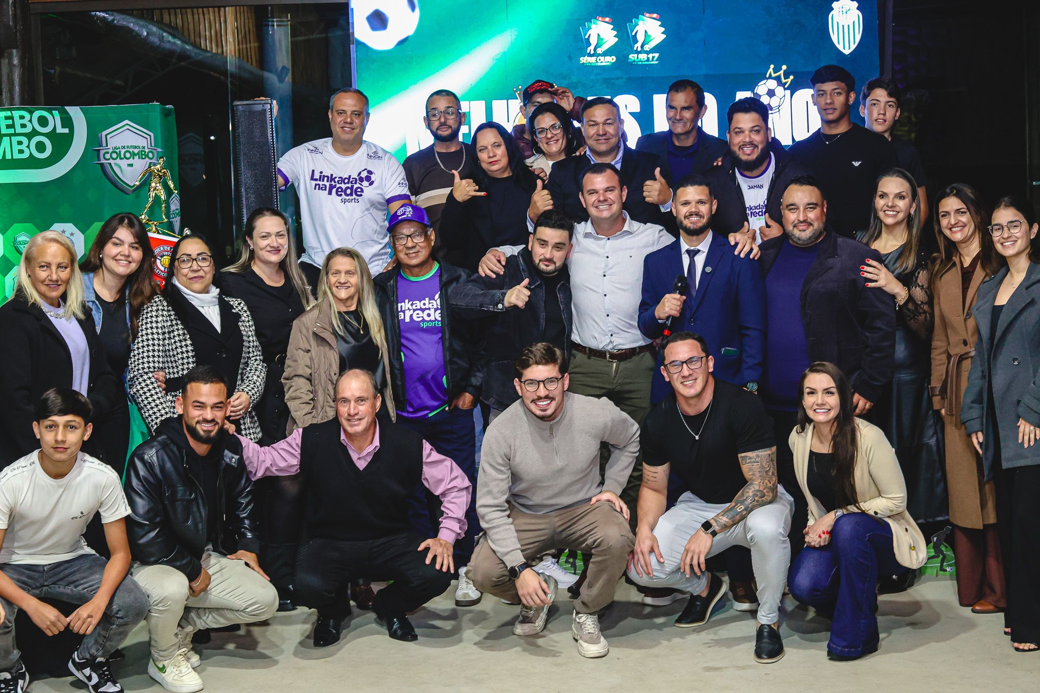 A premiação reuniu representantes dos clubes e autoridades, reforçando a união entre atletas, dirigentes e instituições pelo crescimento do futebol amador de Colombo
