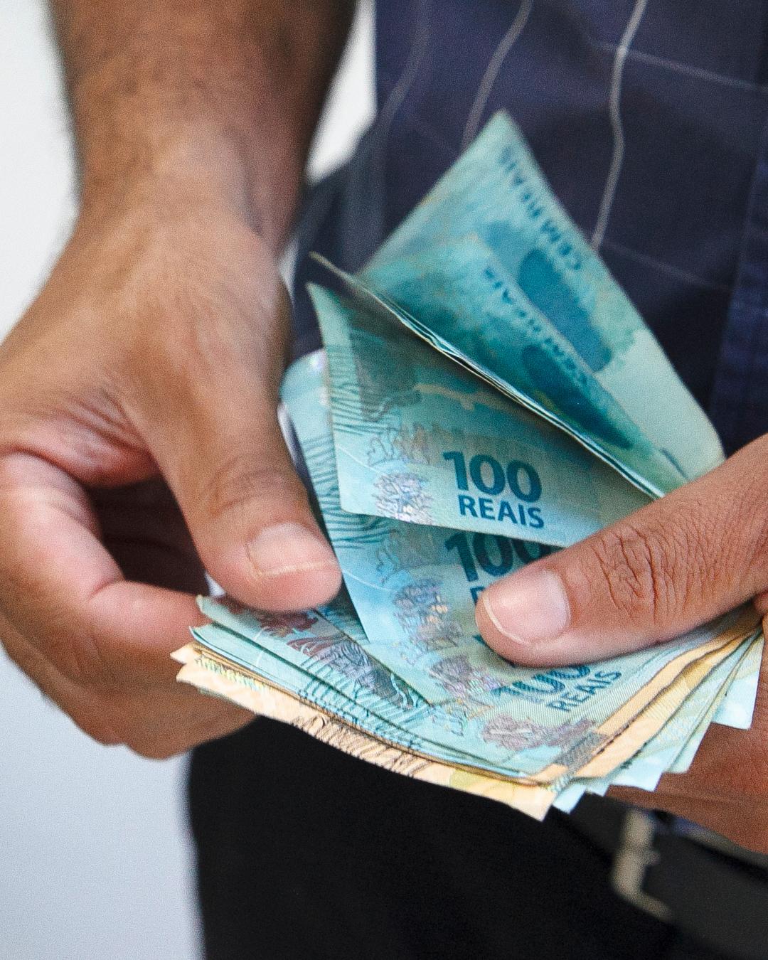 Banco Central aponta R$ 6 bilhões esquecidos por brasileiros em bancos e consórcios; veja como consultar