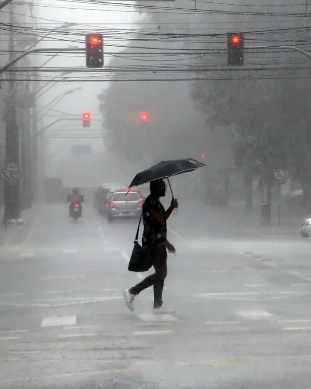 Mudanças climáticas trazem risco de temporais no Paraná nesta sexta-feira, alerta Defesa Civil