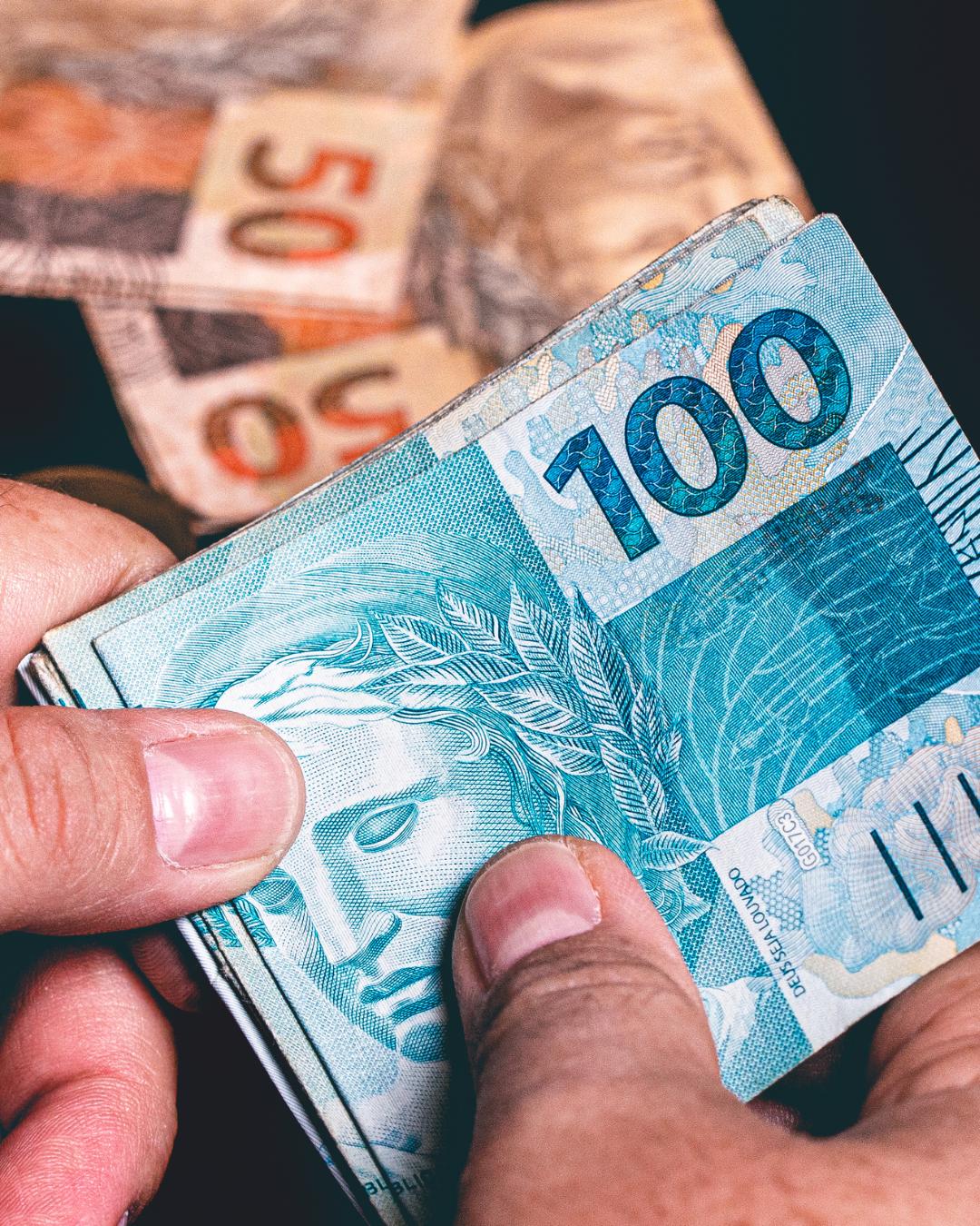 Pagamentos do INSS referentes a julho começam nesta segunda; confira o calendário detalhado