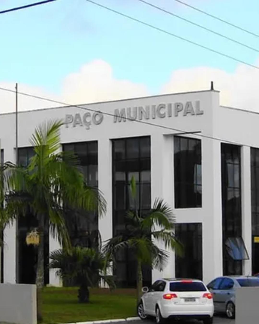 Prefeitura de Matinhos abre concurso público com 66 vagas e salários de até R$ 20,3 mil