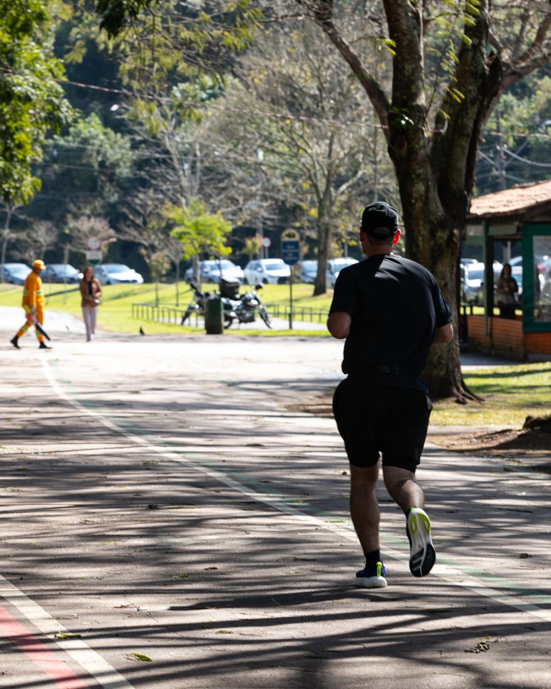 Previsão indica sol e temperaturas amenas em Curitiba nos próximos dias