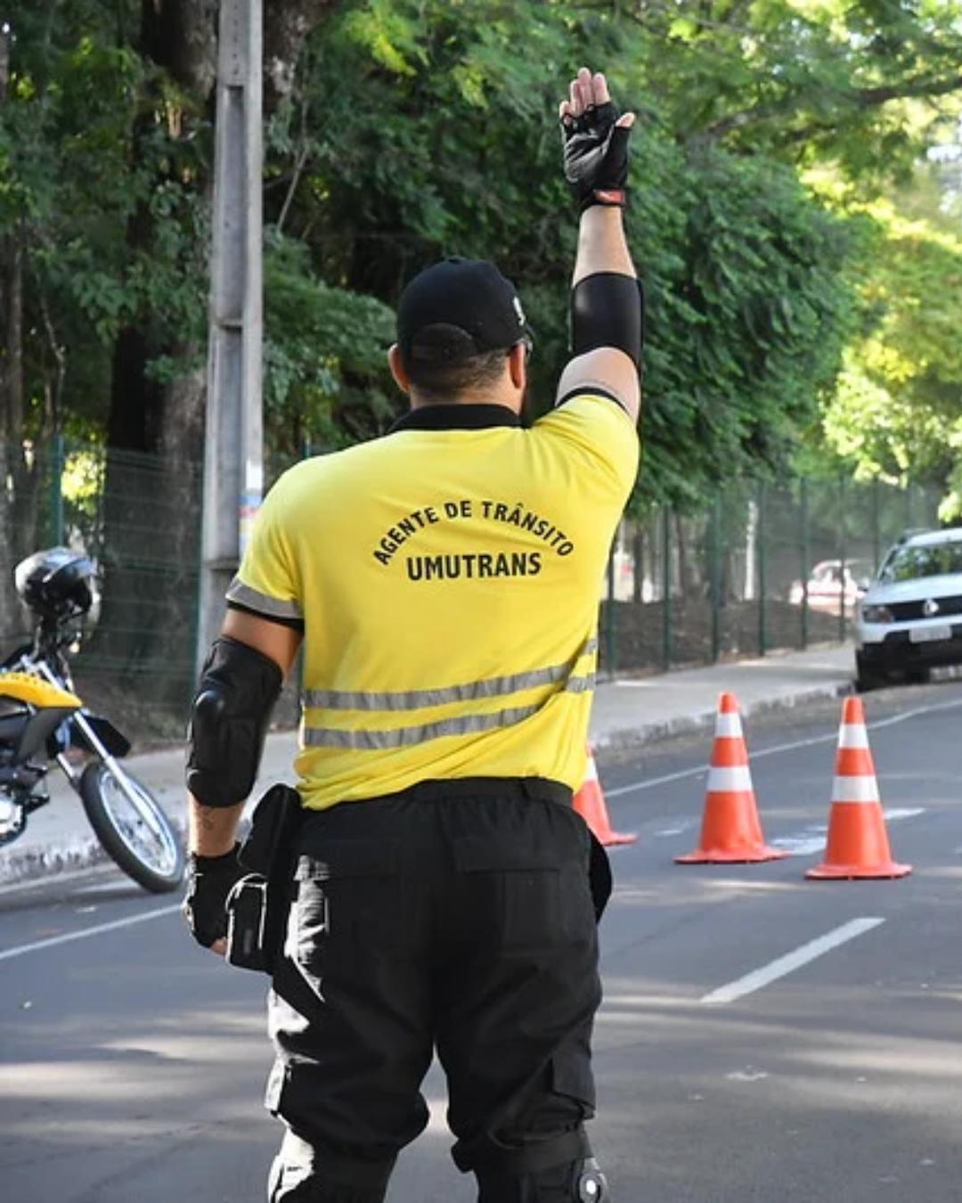 Umuarama abre concurso para agente de trânsito com salário de R$ 2,6 mil