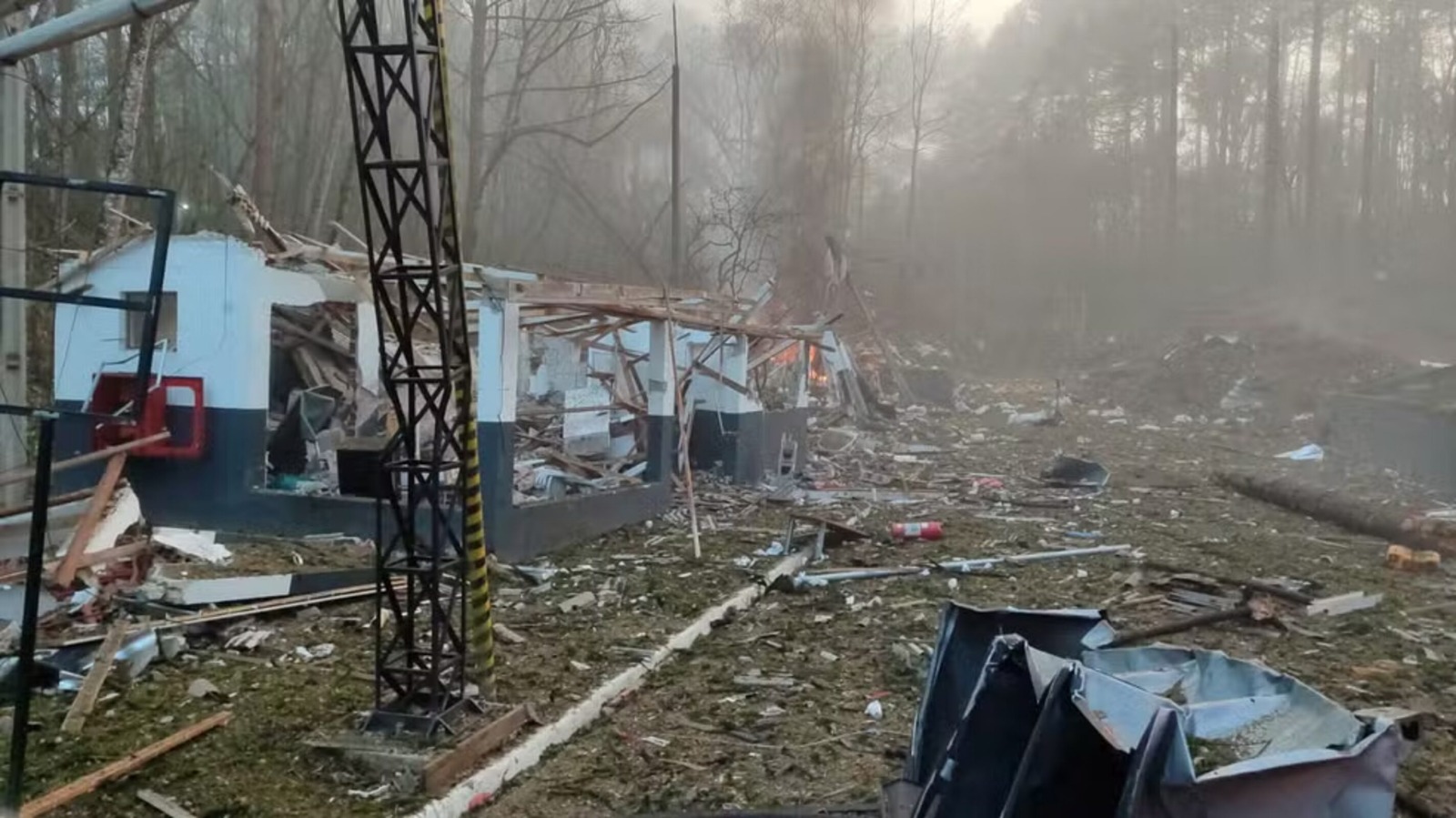 Área da Enaex atingida pela explosão ficou marcada pela destruição e pelos destroços provocados pela tragédia