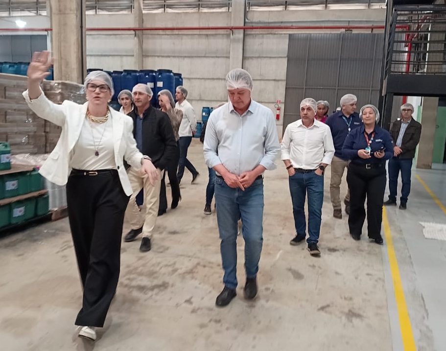 Convidados conheceram a estrutura da nova fábrica e acompanharam as etapas do processo de produção apresentadas pela fundadora
