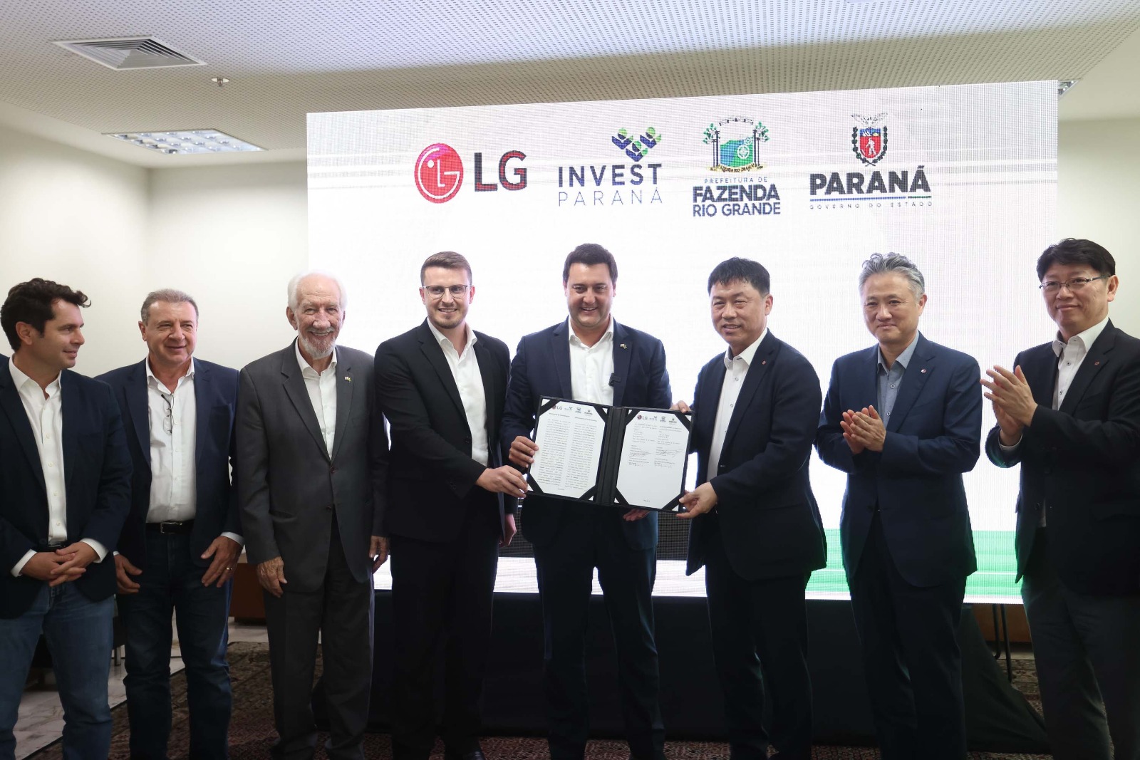 LG inicia operação de fábrica em Fazenda Rio Grande após parceria entre Estado e município