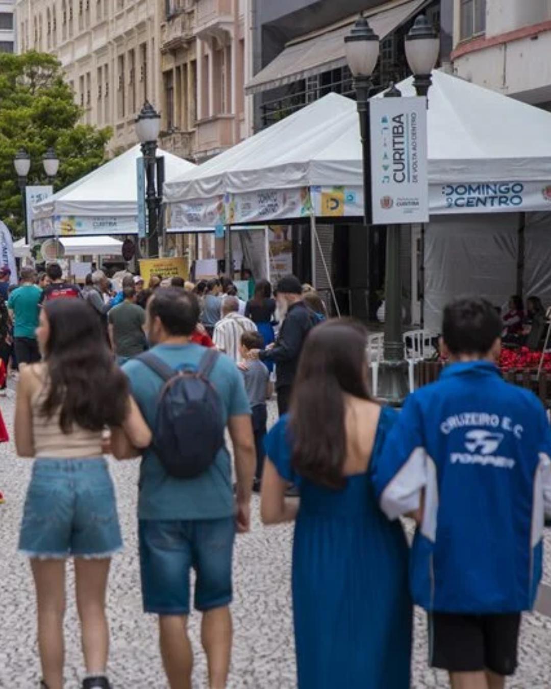 Domingo no Centro terá programação especial neste fim de semana em Curitiba