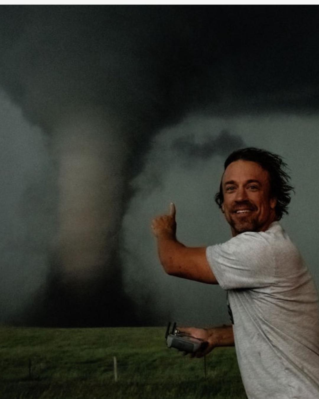 Famoso caçador de tempestades norte-americano anuncia viagem ao Sul do Brasil para acompanhar temporada de tornados