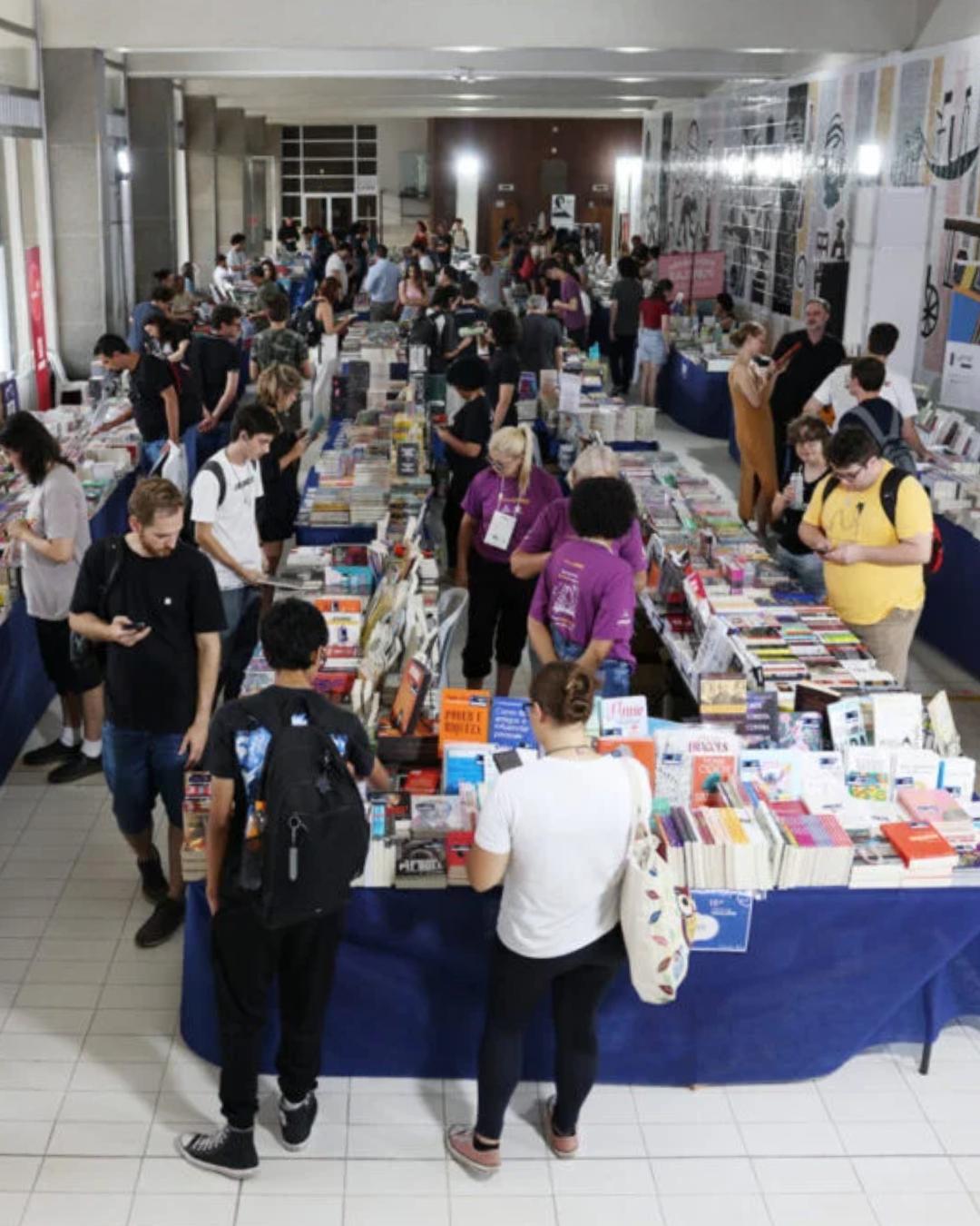 Feira do Livro da UFPR segue até sexta-feira (07) em Curitiba