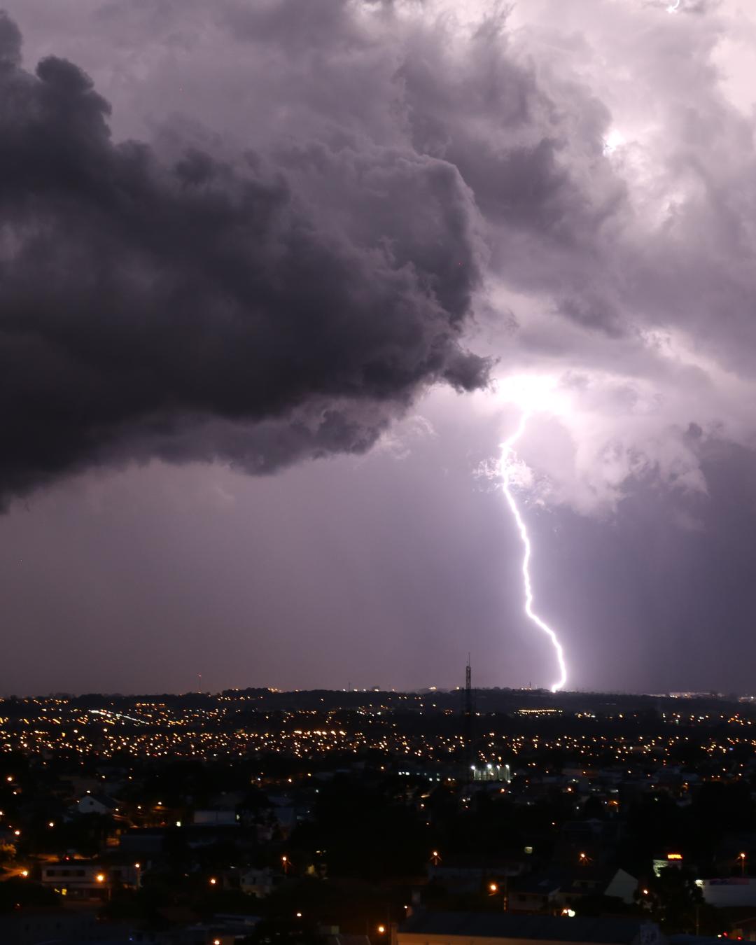 Inmet alerta para tempestades com chuva forte e ventos no Sul do Brasil nesta quinta (13)