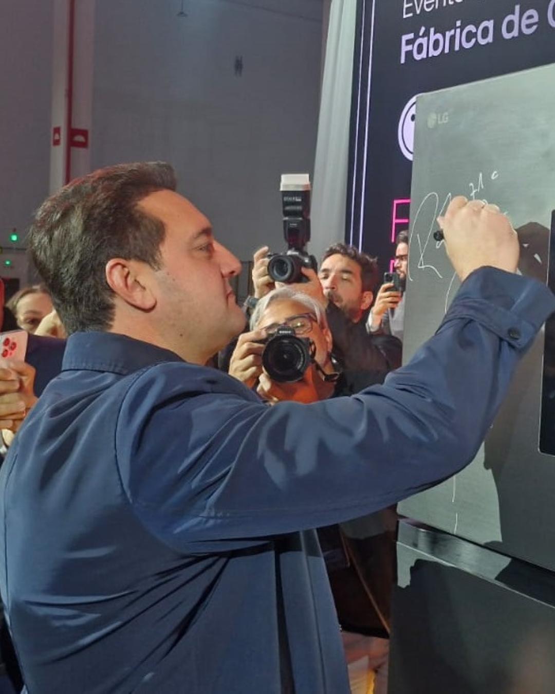 LG inicia operação de fábrica em Fazenda Rio Grande após parceria entre Estado e município
