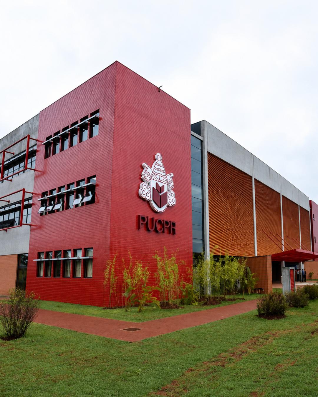 PUC Paraná oferece oficina gratuita de defesa pessoal para mulheres neste sábado (15)