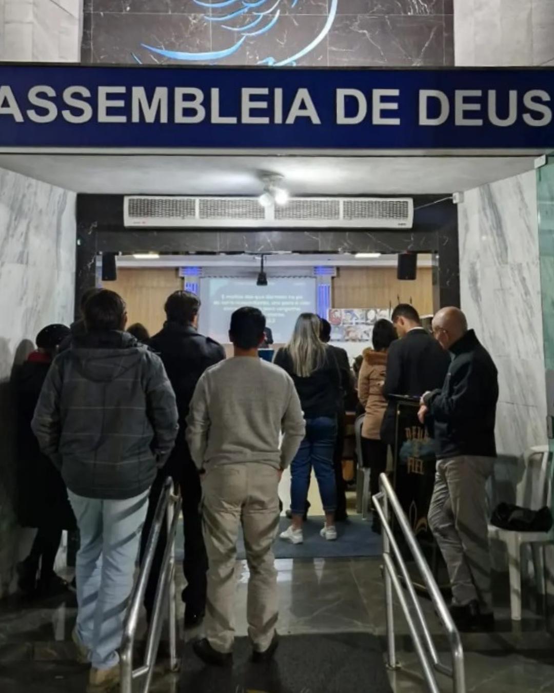 Assembleia de Deus de Quatro Barras realiza culto em memória das vítimas um ano após tragédia na Enaex
