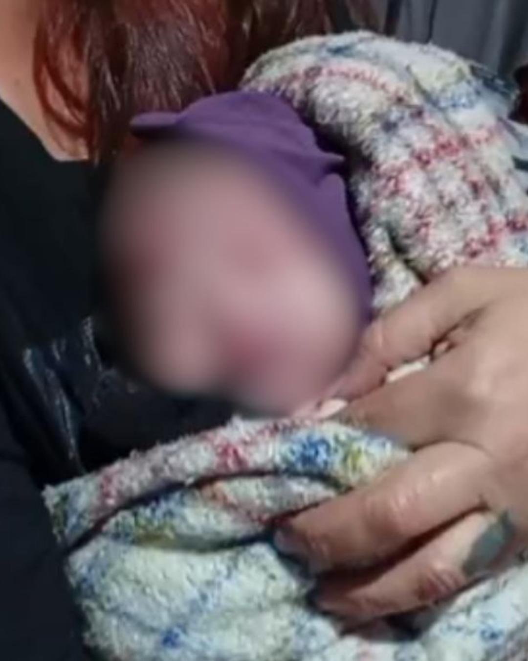 Recém-nascida é encontrada dentro de sacola no quintal de casa em Piraquara