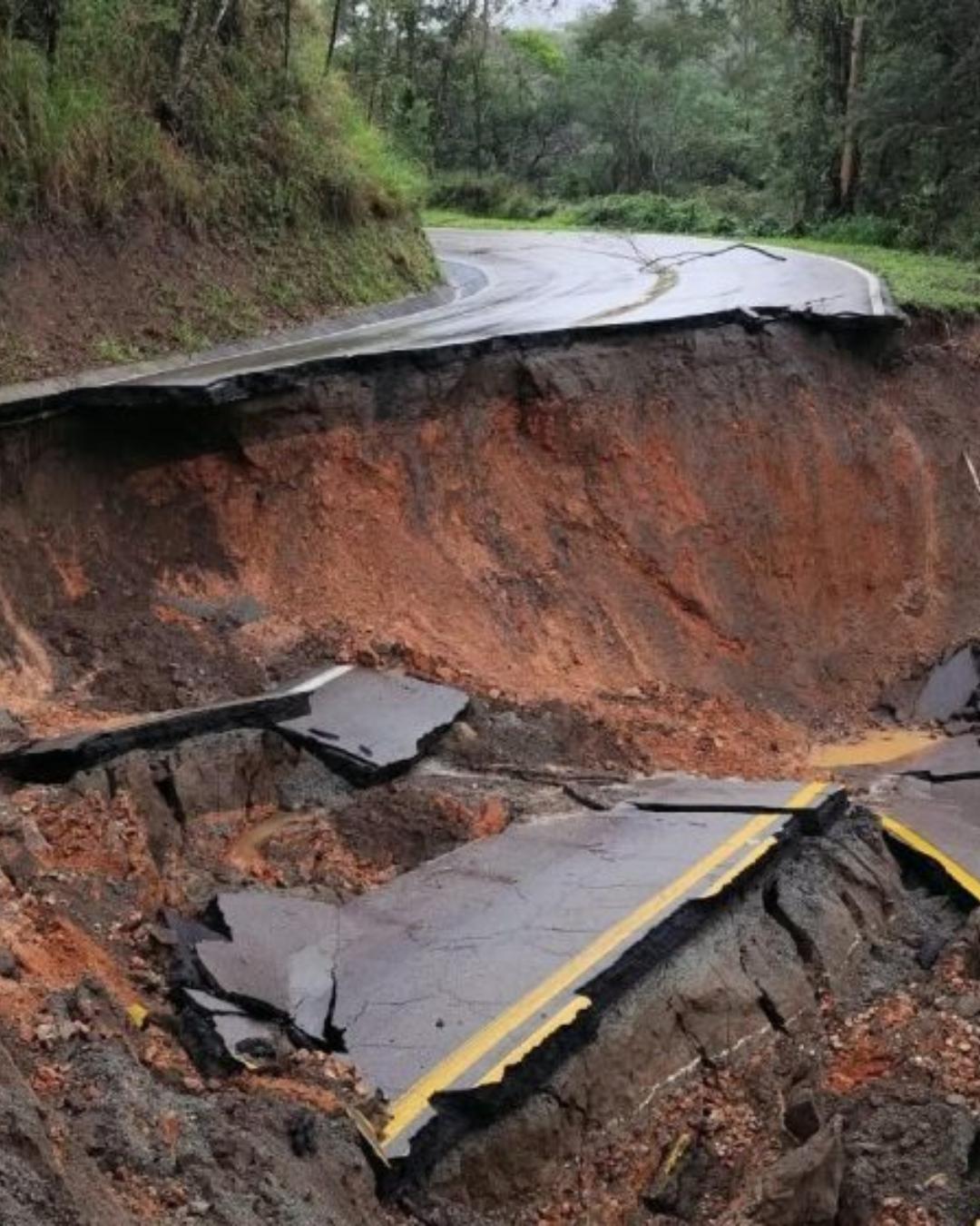 BR-476 tem bloqueios em Adrianópolis e Tunas do Paraná após danos causados pela chuva