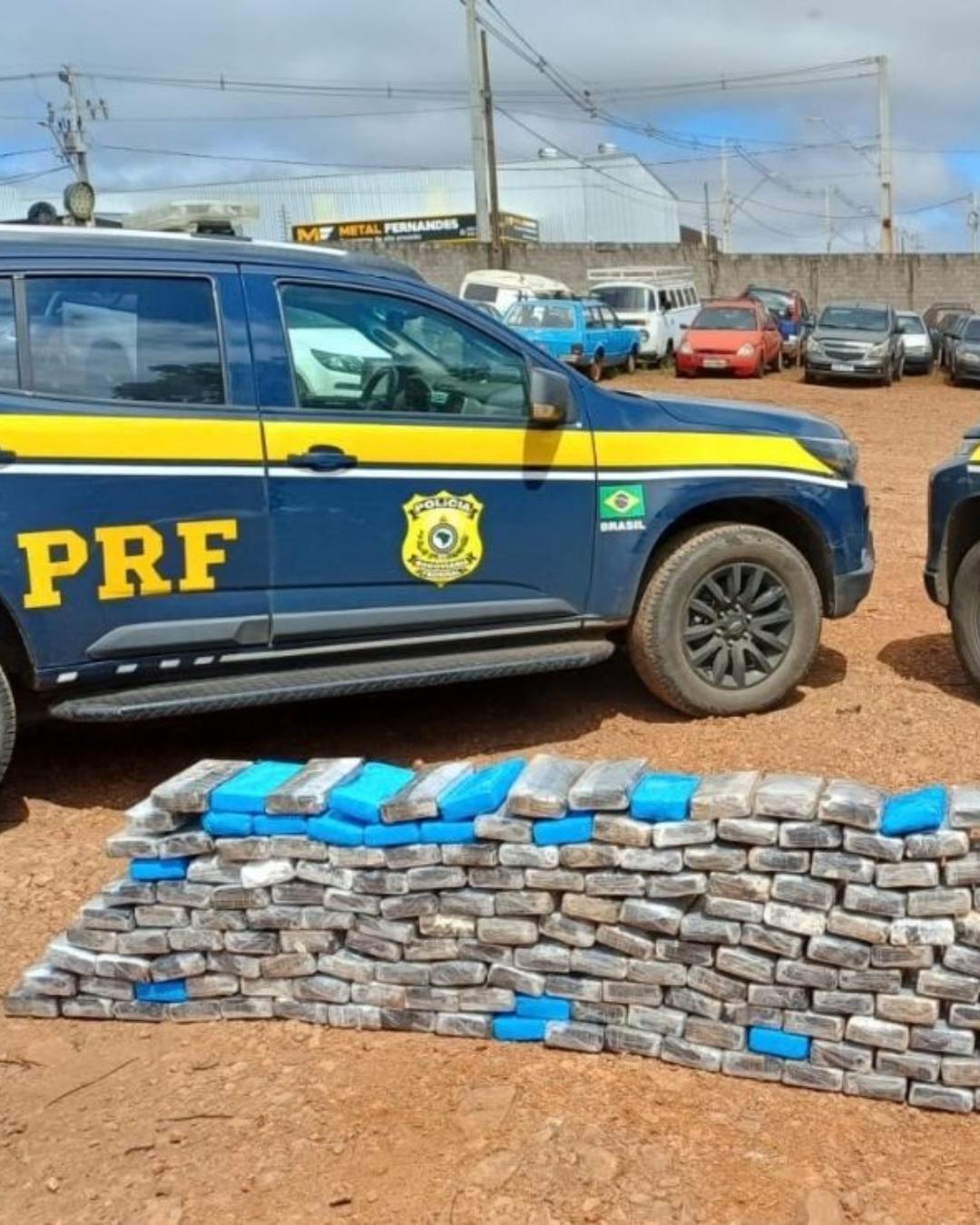 Caminhão com 240 quilos de cocaína é abandonado em pedágio em Céu Azul
