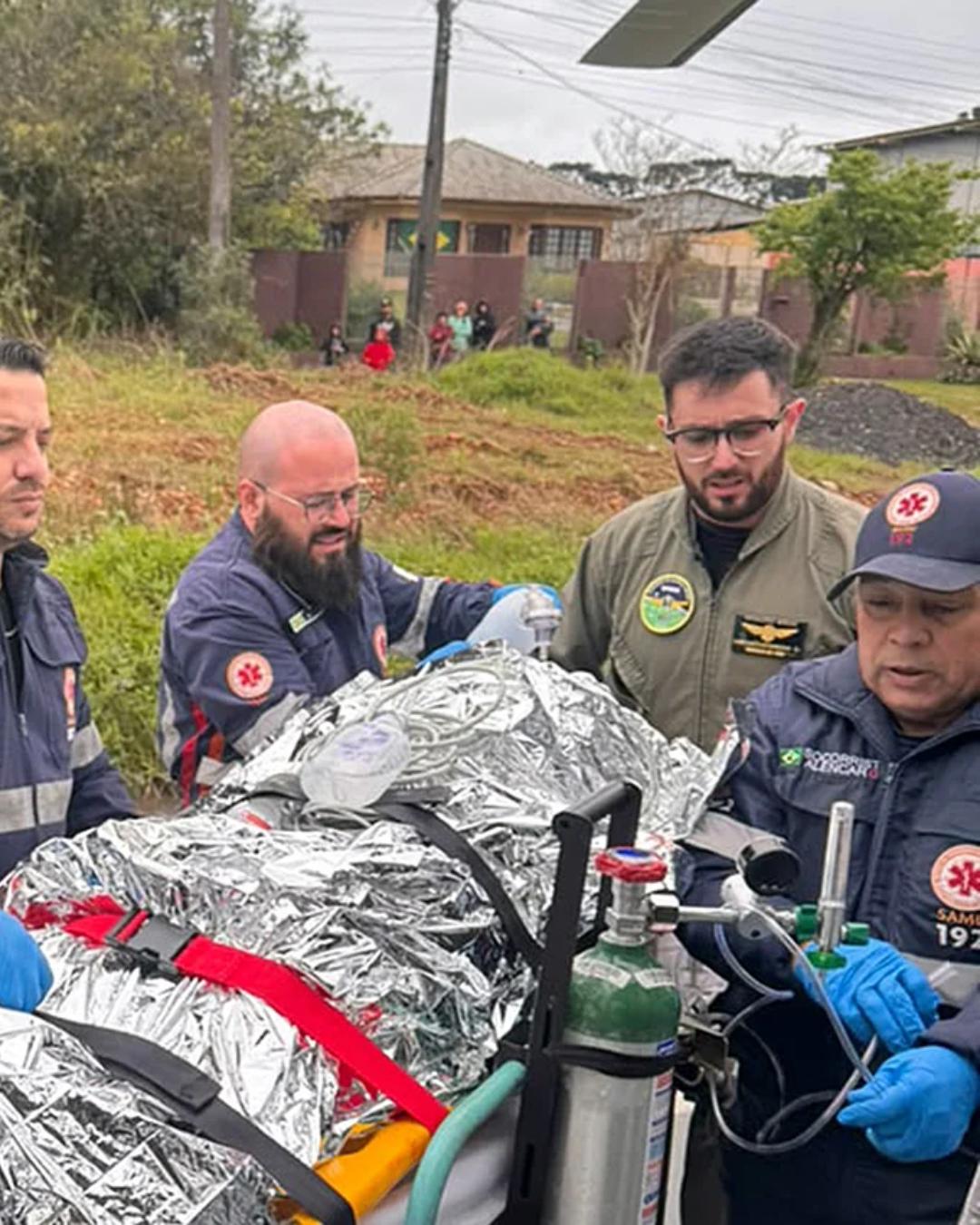 Colisão entre moto e caminhão deixa motociclista gravemente ferido em Almirante Tamandaré nesta segunda-feira (7)