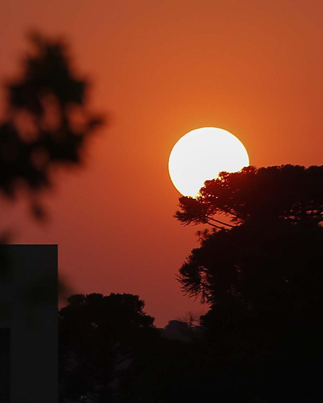 Paraná recebe alerta vermelho para onda de calor com máximas acima de 30°C até o fim de setembro