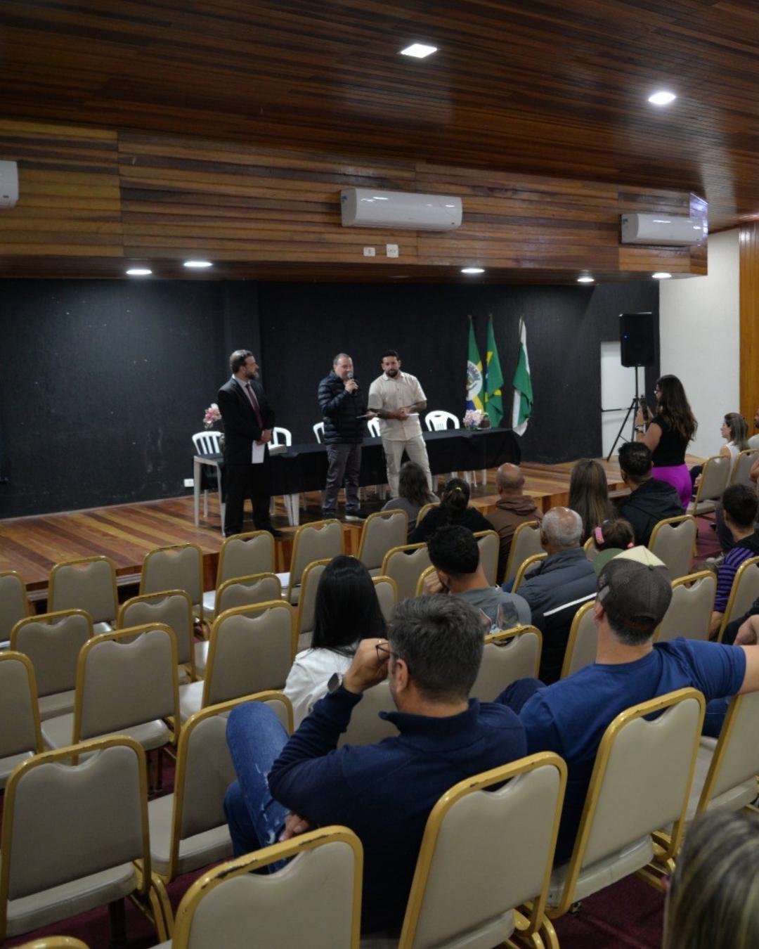 Quatro Barras chega a 710 imóveis regularizados pelo programa Moradia Legal