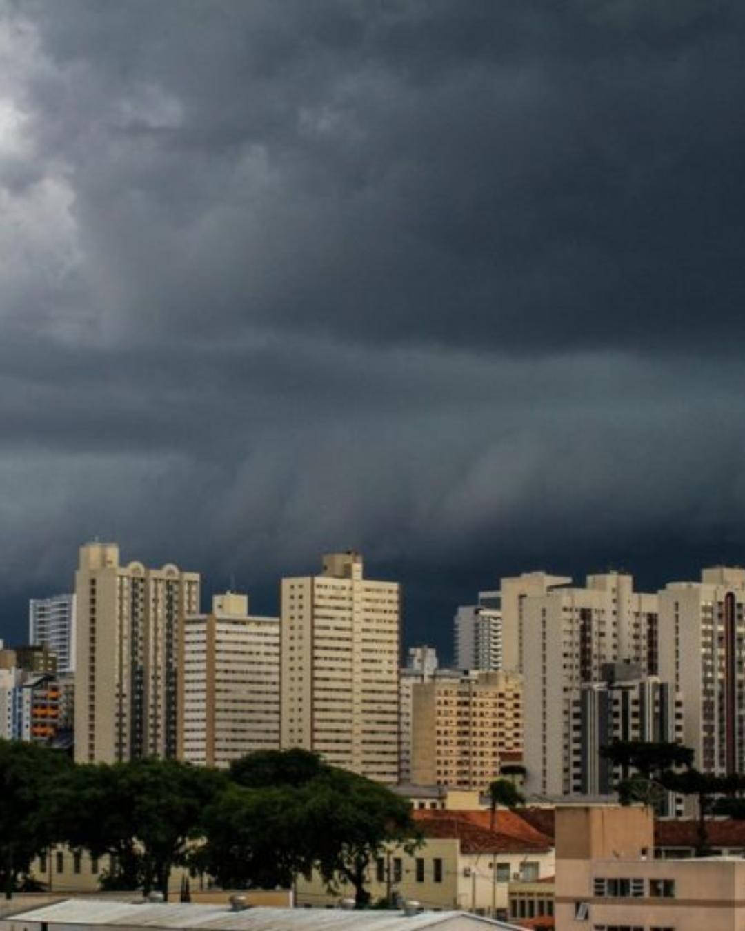 Quinta-feira terá céu nublado no Leste e sol nas demais regiões do Paraná