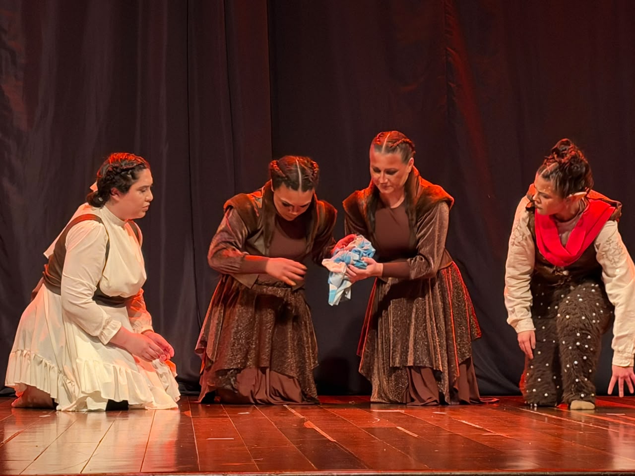 Dança transforma palco do Jardim Paulista em cenário de magia