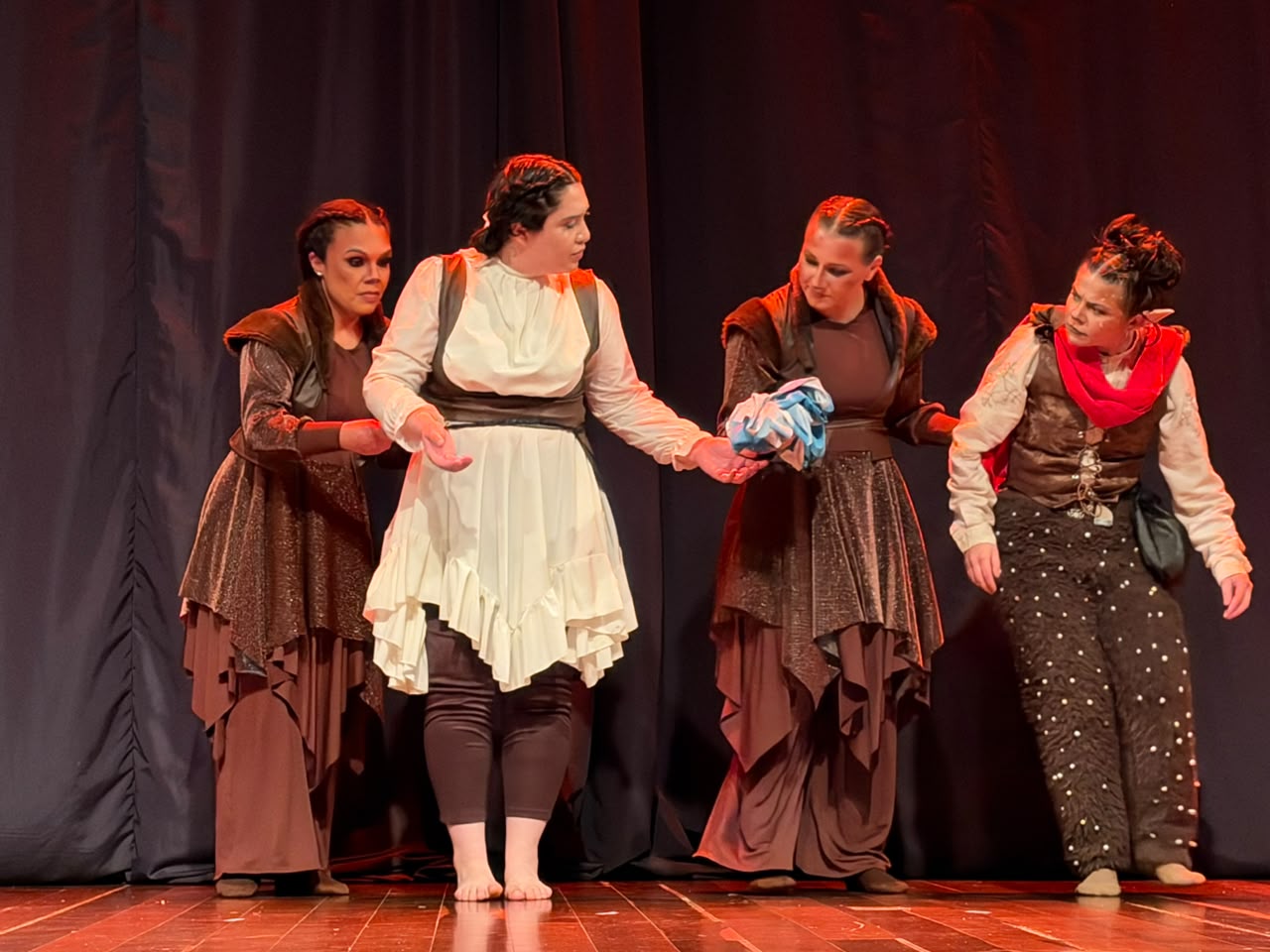 Dança transforma palco do Jardim Paulista em cenário de magia
