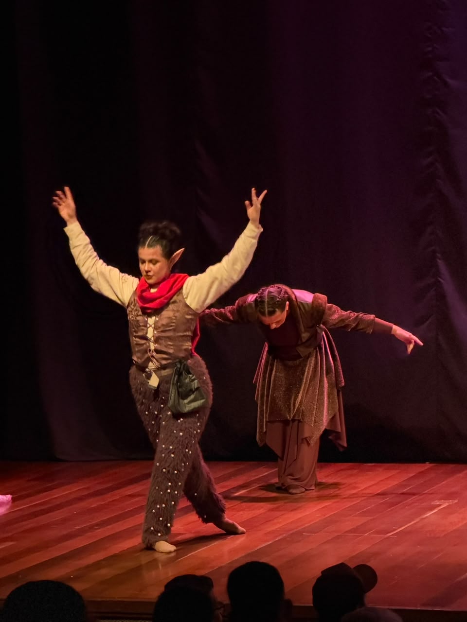 Dança transforma palco do Jardim Paulista em cenário de magia