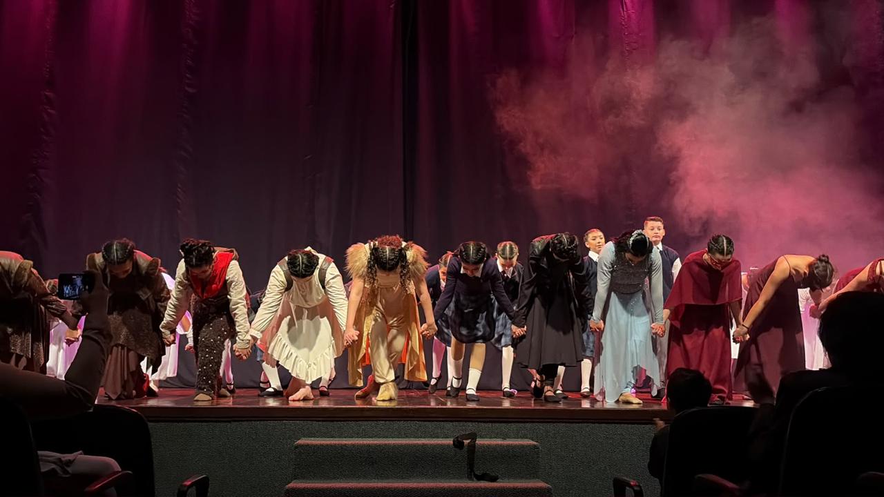 Dança transforma palco do Jardim Paulista em cenário de magia