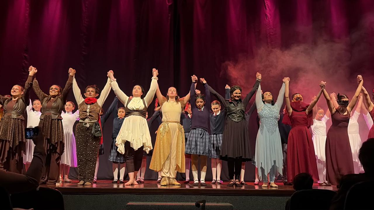 Dança transforma palco do Jardim Paulista em cenário de magia