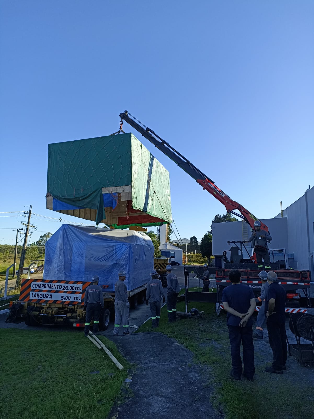 Novo equipamento chega à fábrica como parte da expansão da capacidade produtiva da unidade