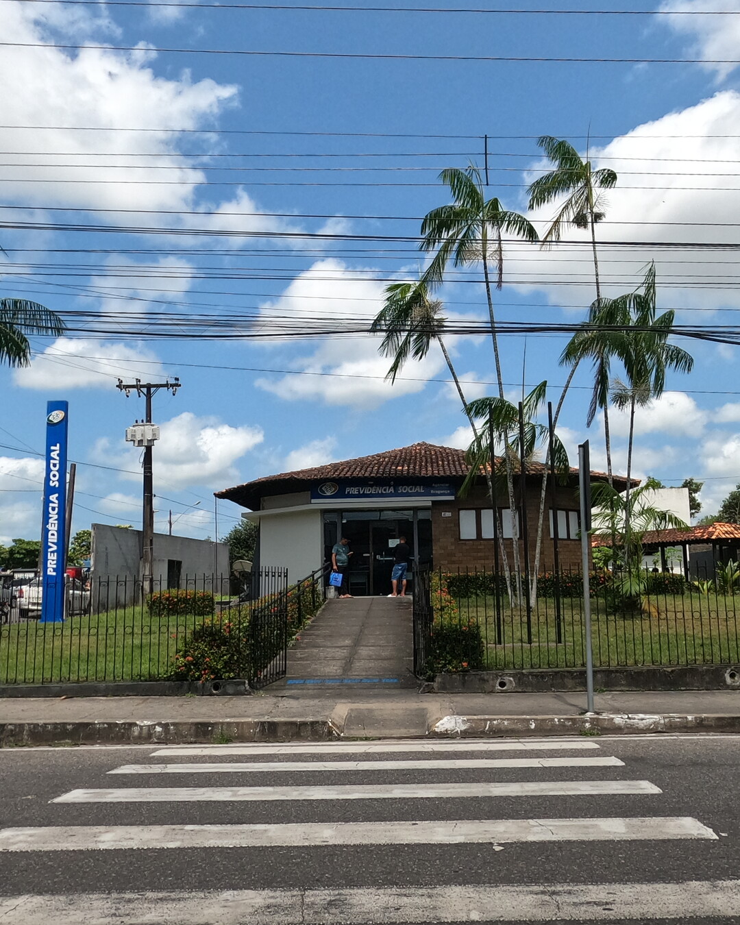 INSS paga benefícios de outubro a partir de segunda (26): veja as datas