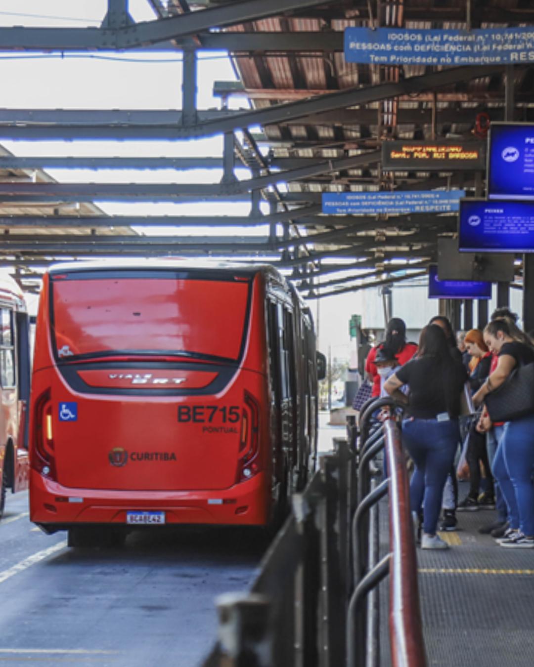 Mudança nos horários de ônibus em Curitiba devido ao feriado de Nossa Senhora Aparecida