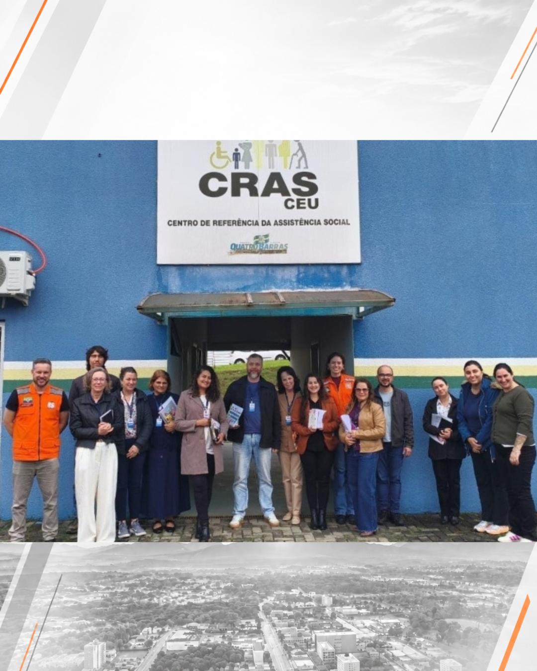 Quatro Barras prepara equipes para atender famílias em situações de risco