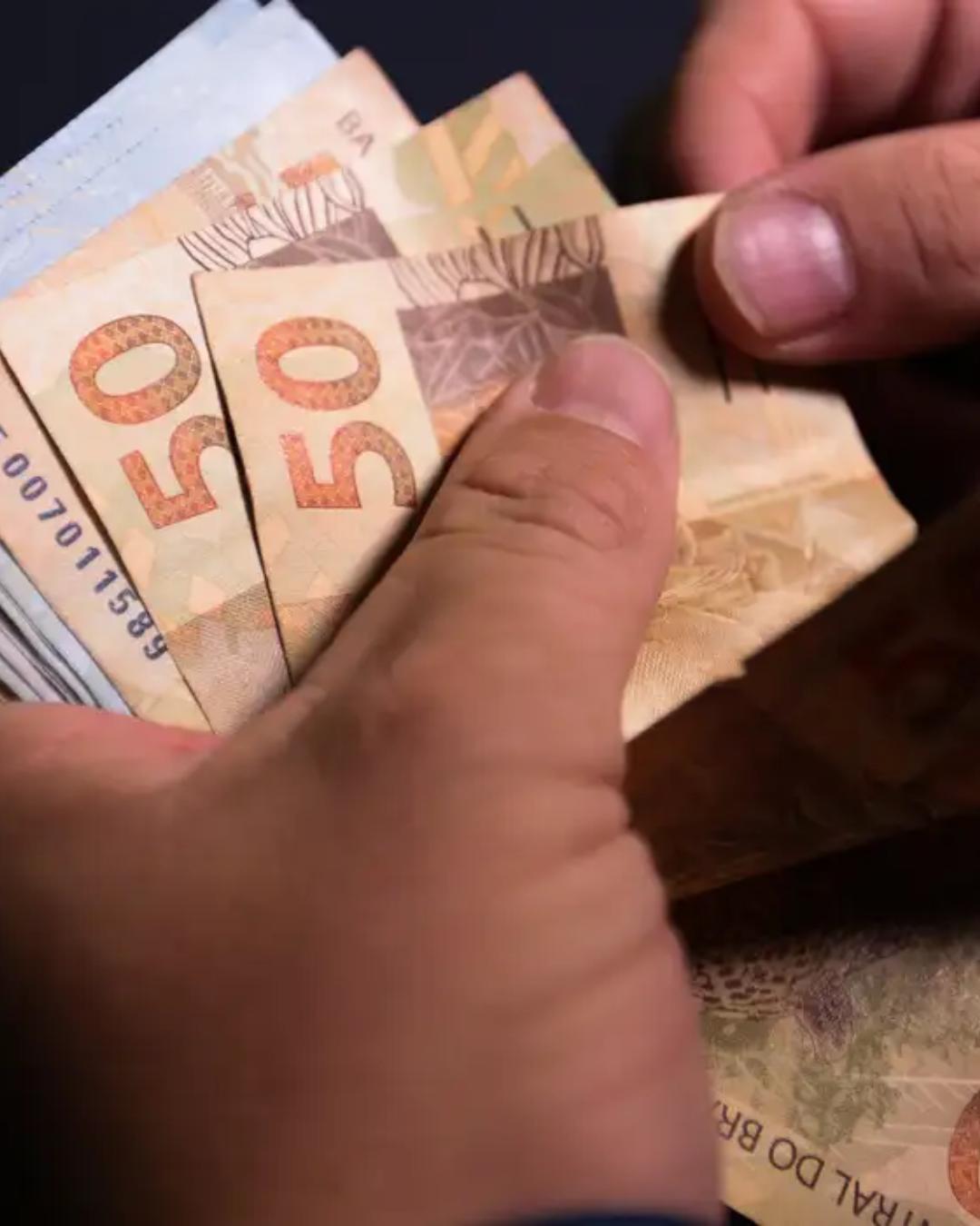 Segunda parcela do 13º salário deve ser paga até 18 de dezembro em 2026
