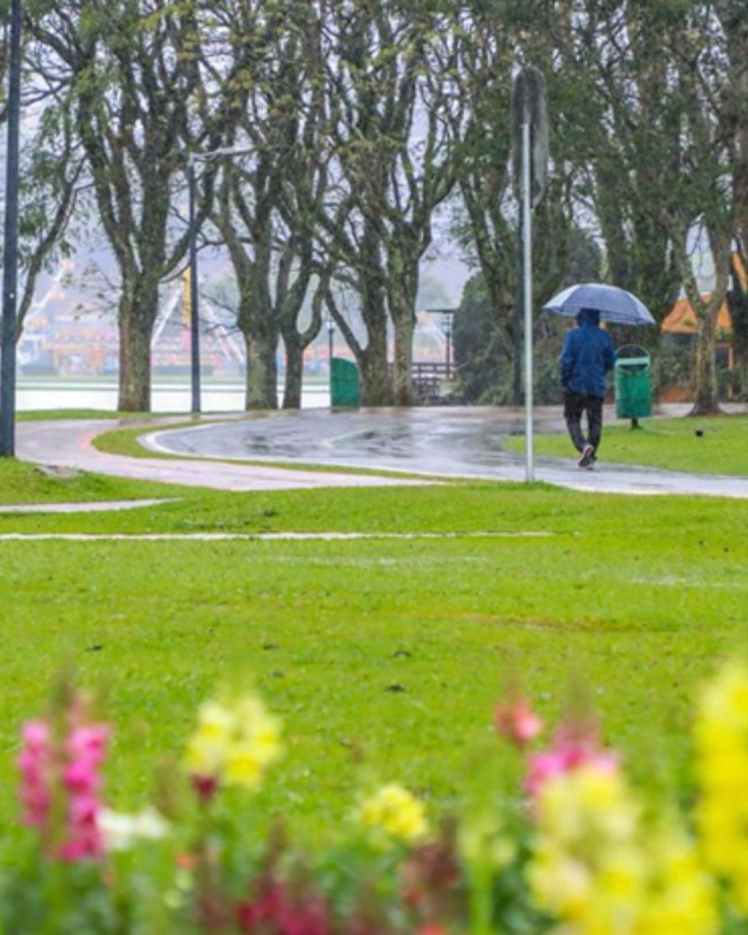 Semana no Paraná terá alternância entre calor e chuvas com tempestades até o feriado de 12 de outubro